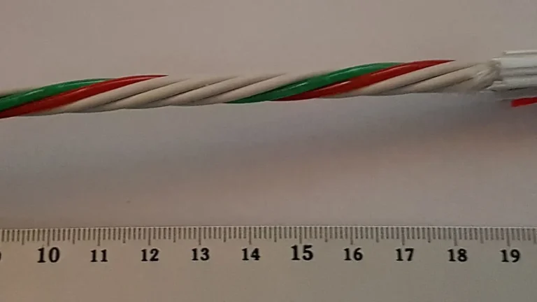 How Light Carries Internet Data Through Glass Fibres featured reference image