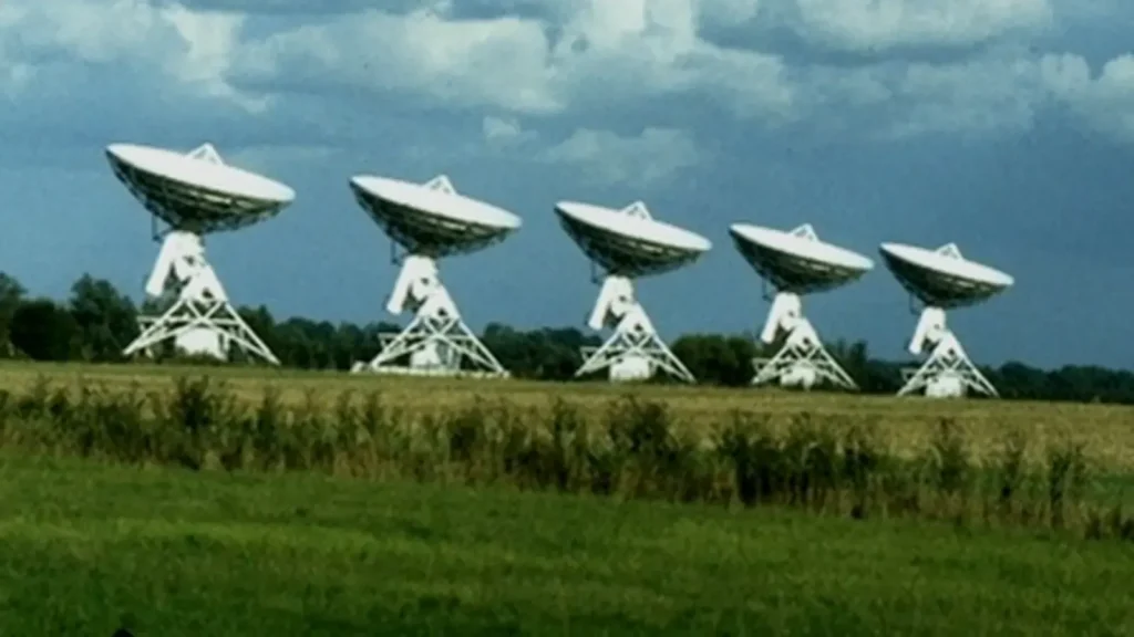 How Radio Telescopes Work Together as One Giant Instrument featured reference image
