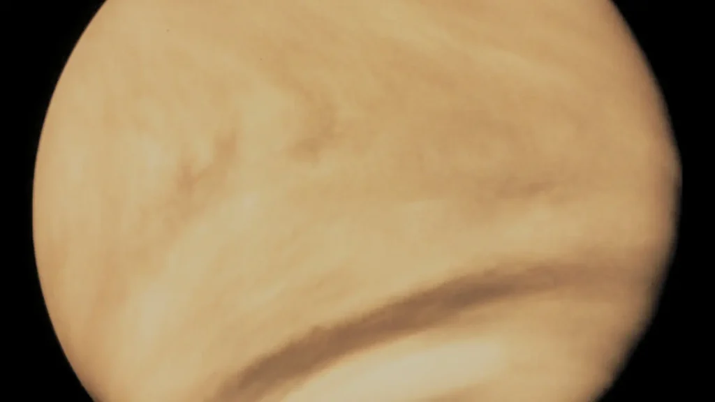 Ultraviolet image of Venus showing patterns in its global cloud deck